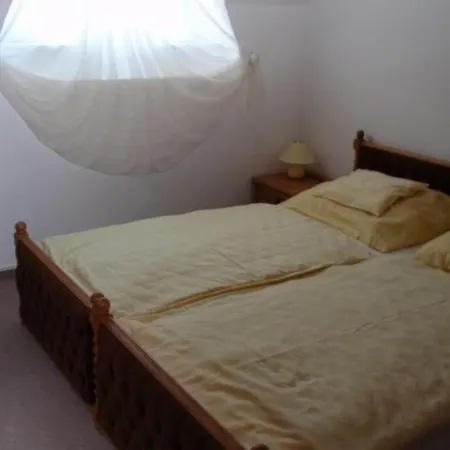 Mit Terrasse- Grill Und Garten By Interhome דירה